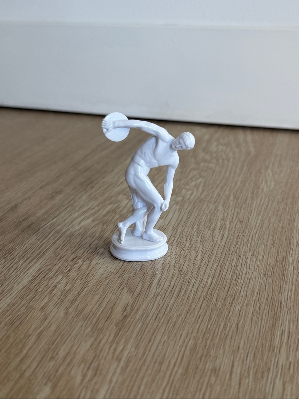 Zuru Mini Brands Masterpieces Iconic Statue Collectible Discus Thrower 3” H